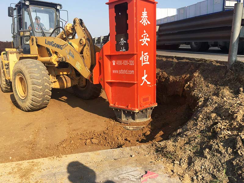 HC36高速液壓夯實機京港澳高速新舊路基結(jié)合部施工