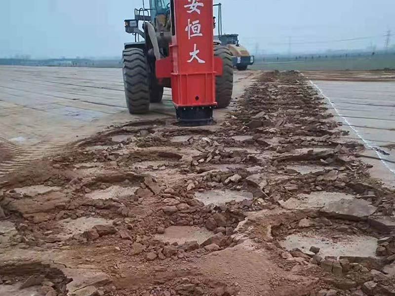 裝載機(jī)液壓夯實機(jī)