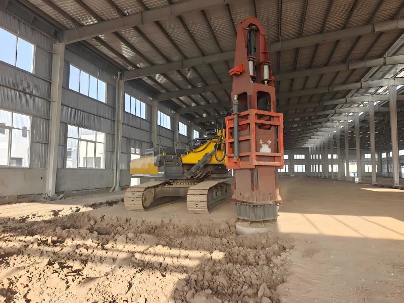 HC240液壓夯實(shí)機(jī)  落錘16噸，可壓實(shí)5米以上，高速液壓夯實(shí)機(jī)廠(chǎng)房地基壓實(shí)作業(yè)